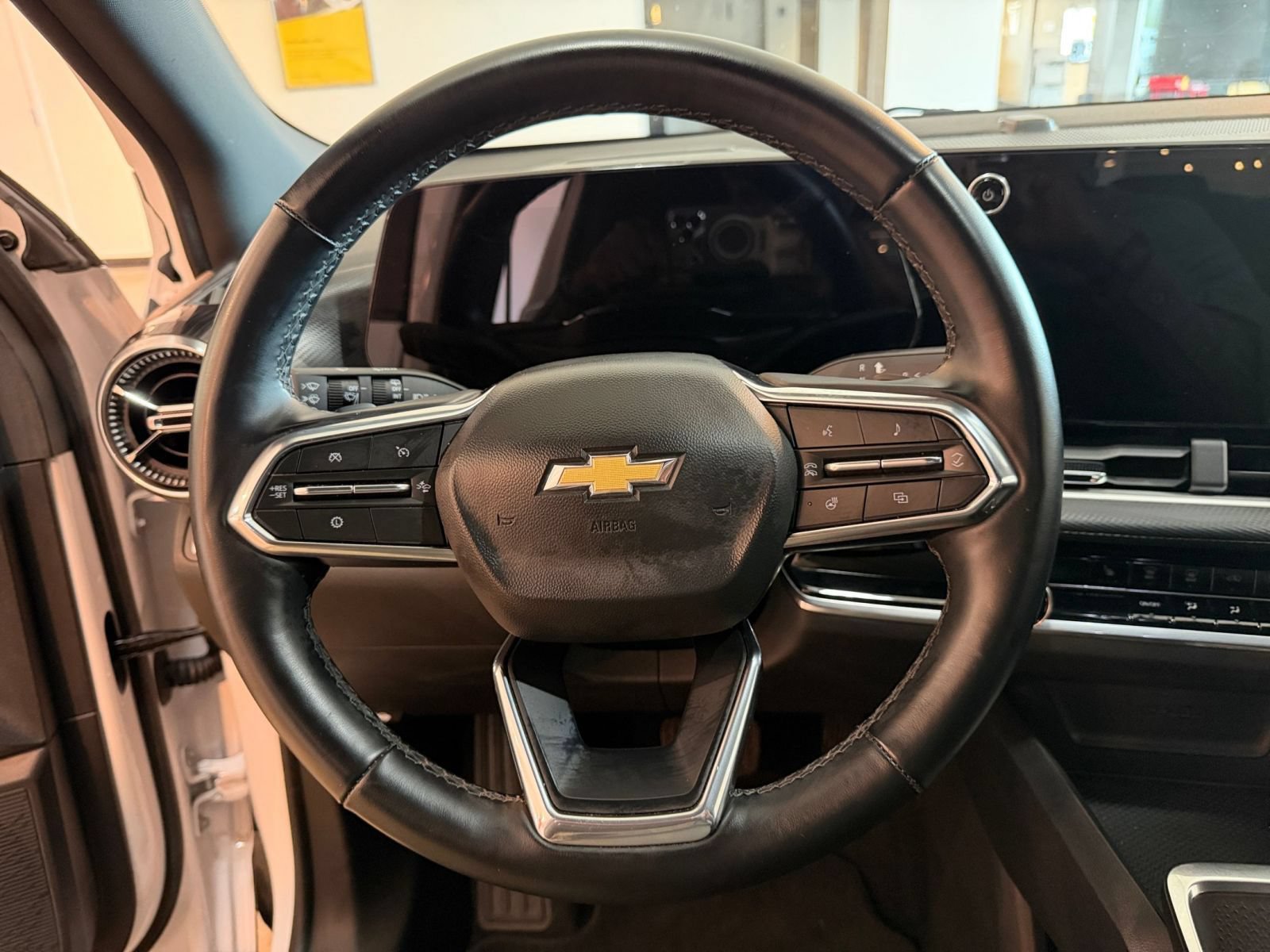 Thumbnail: 2025 Chevrolet Equinox - 27