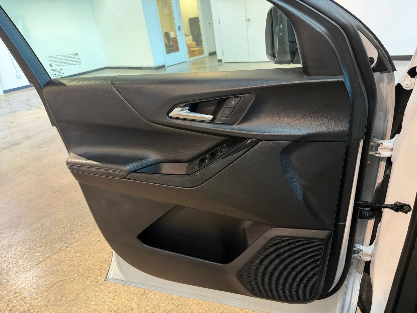 Thumbnail: 2025 Chevrolet Equinox - 18
