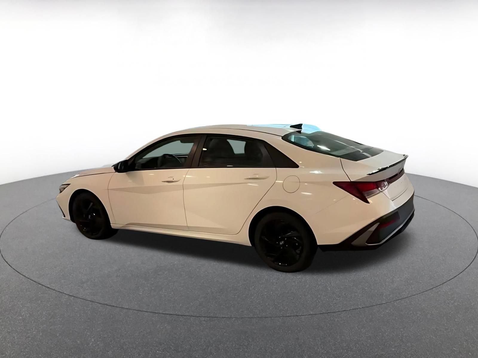 Thumbnail: 2026 Hyundai Elantra - 4
