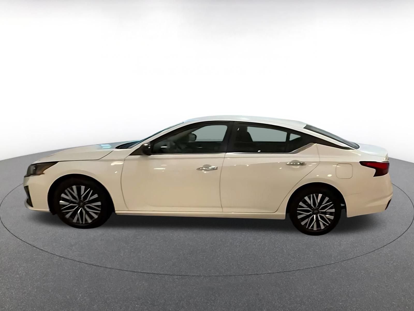 Thumbnail: 2025 Nissan Altima - 10