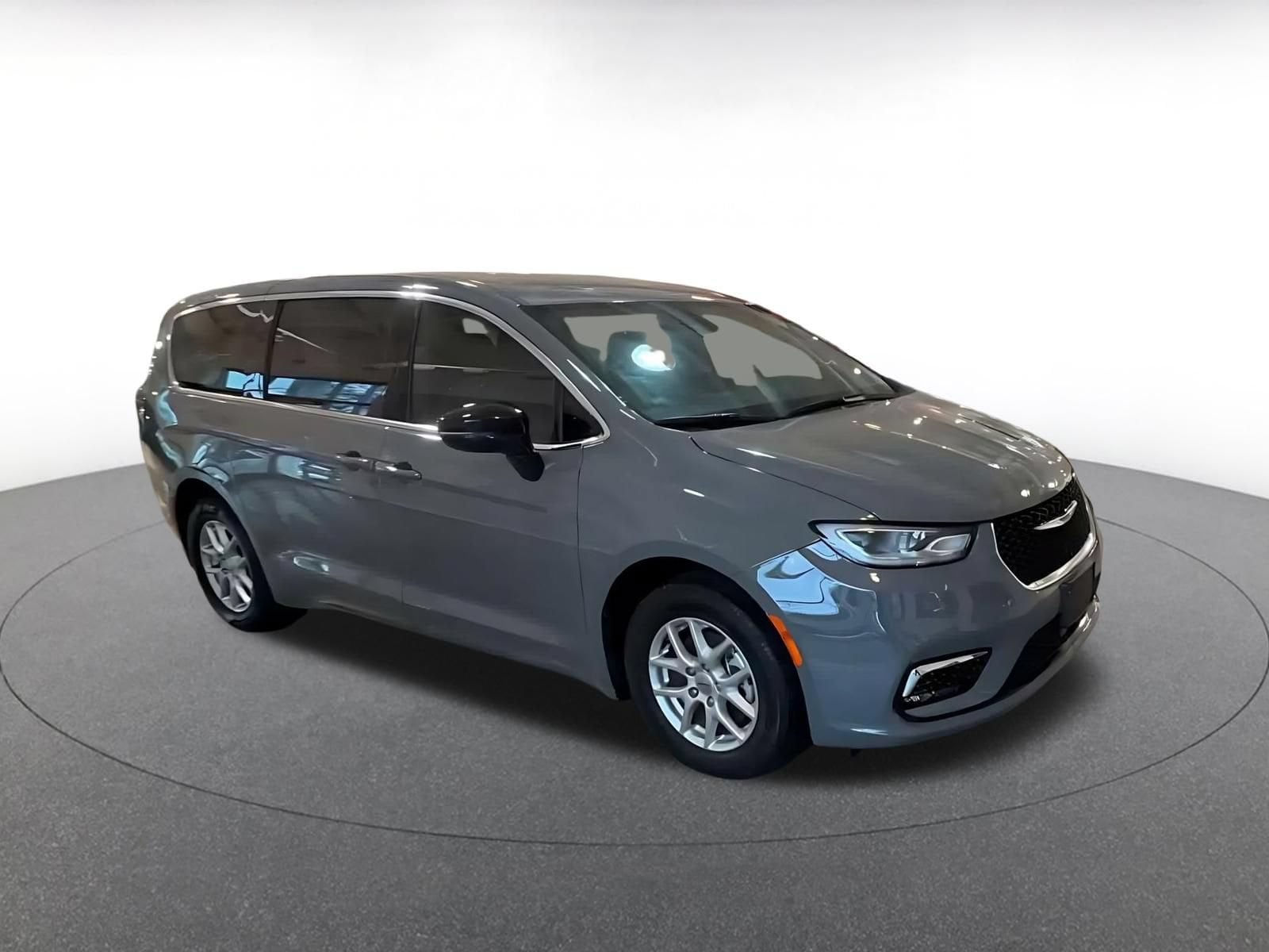 Thumbnail: 2025 Chrysler Pacifica - 2