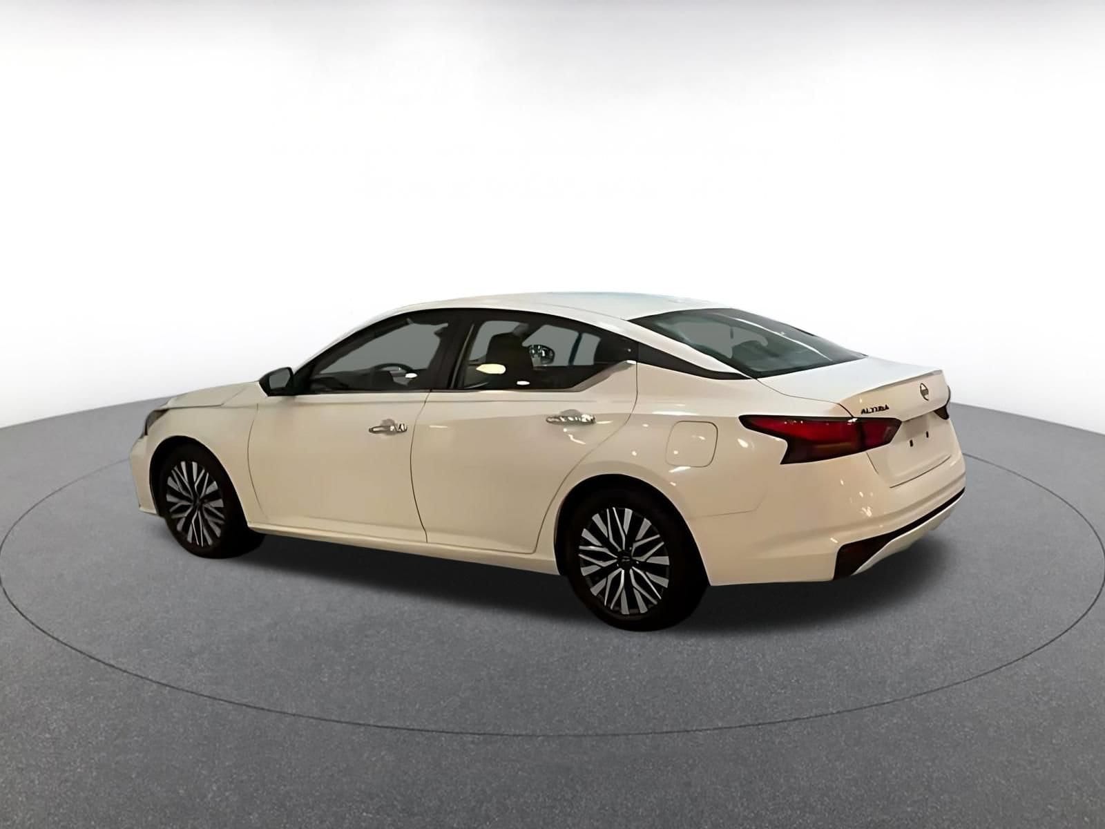 Thumbnail: 2025 Nissan Altima - 4