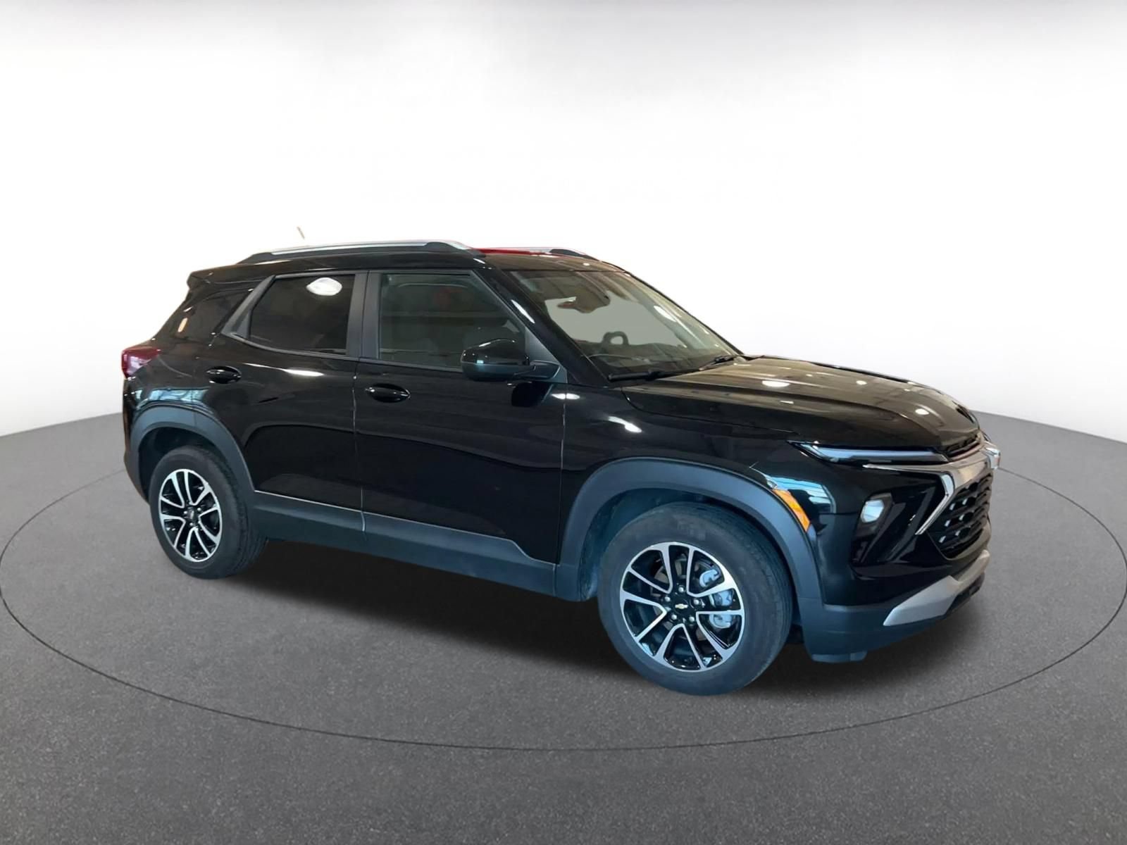 Thumbnail: 2025 Chevrolet TrailBlazer - 2