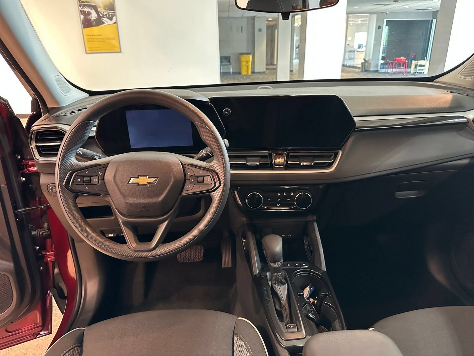 Thumbnail: 2025 Chevrolet TrailBlazer - 32