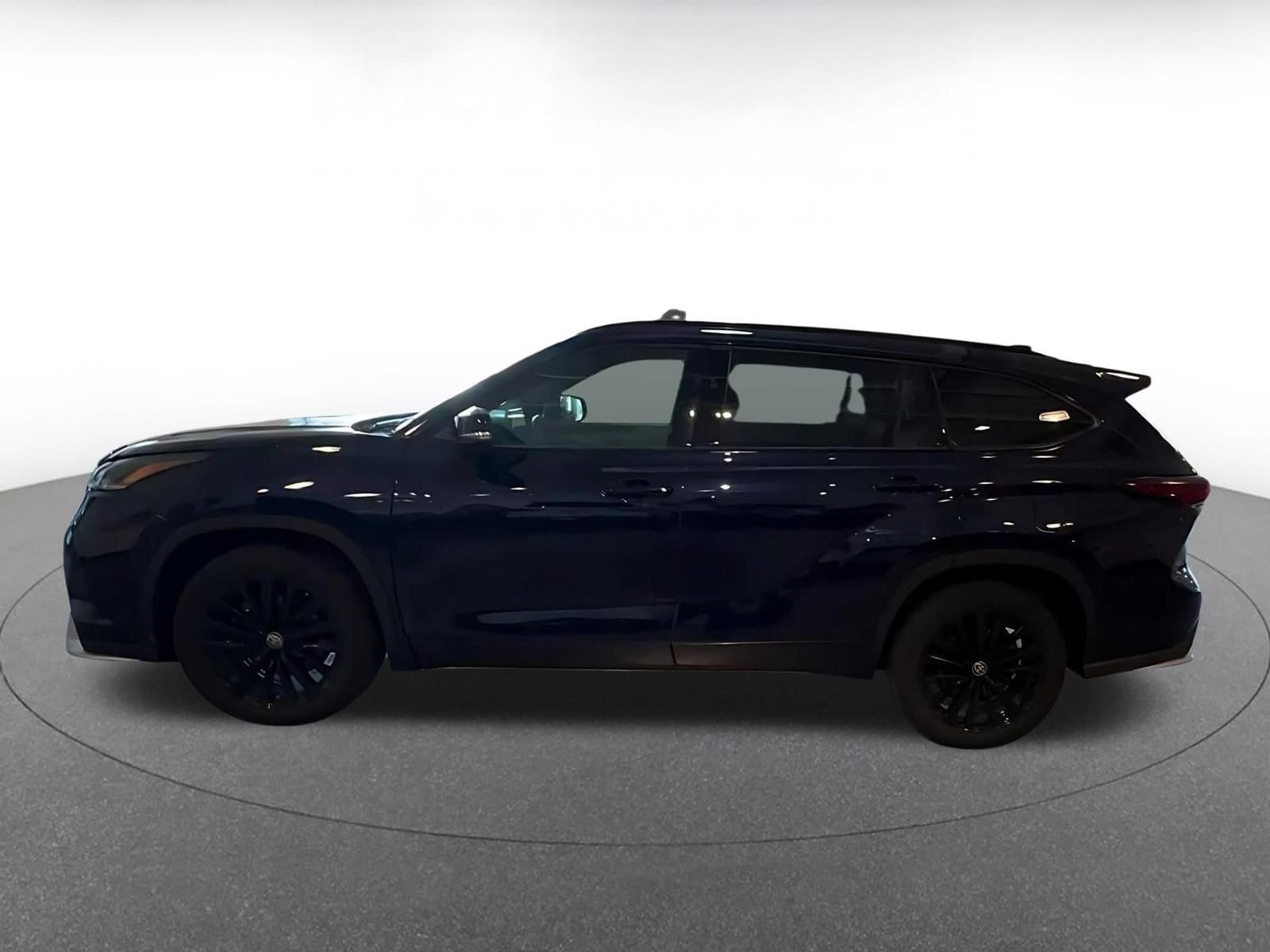 Thumbnail: 2025 Toyota Highlander - 8