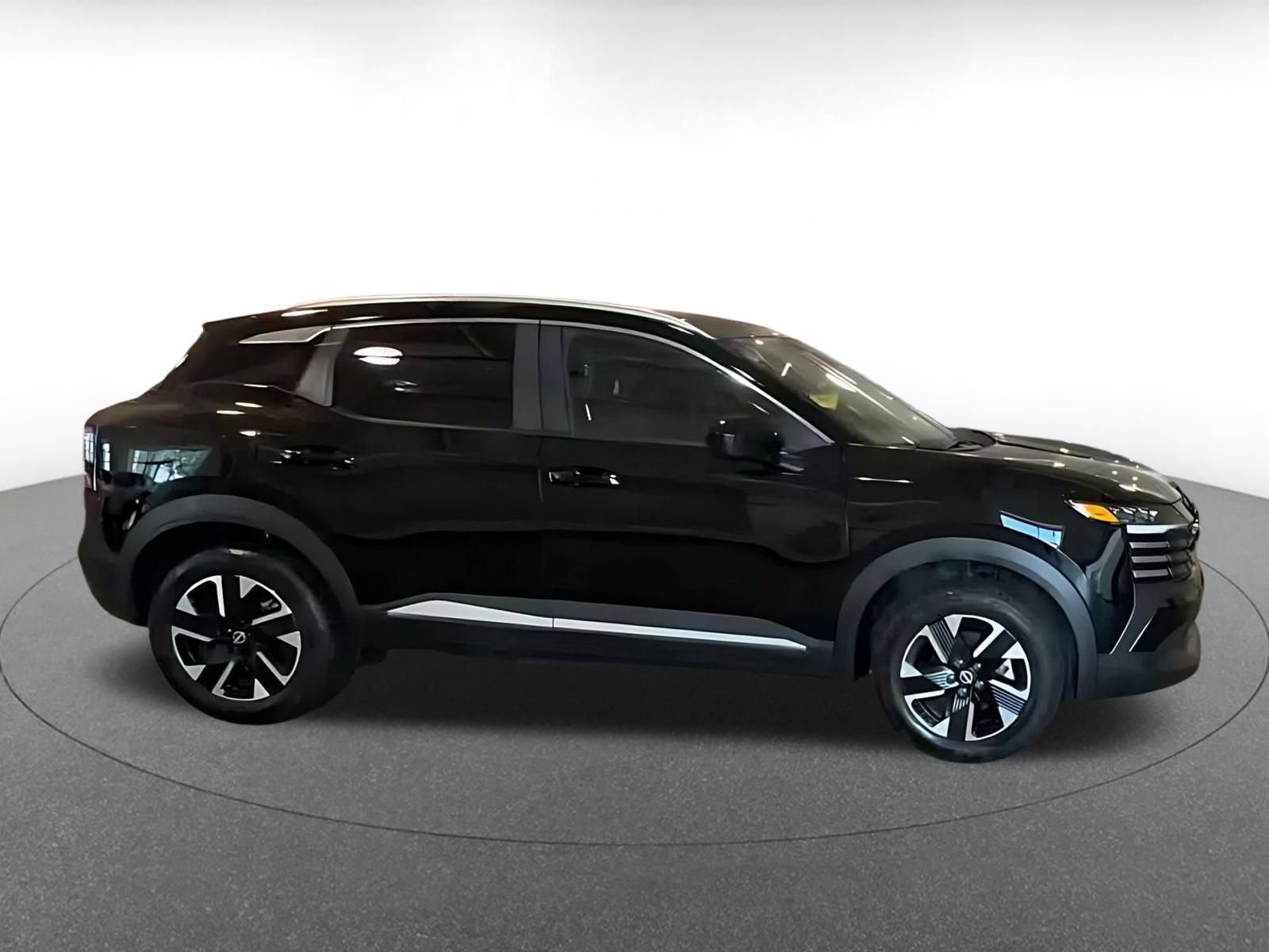 Thumbnail: 2026 Nissan Kicks - 12