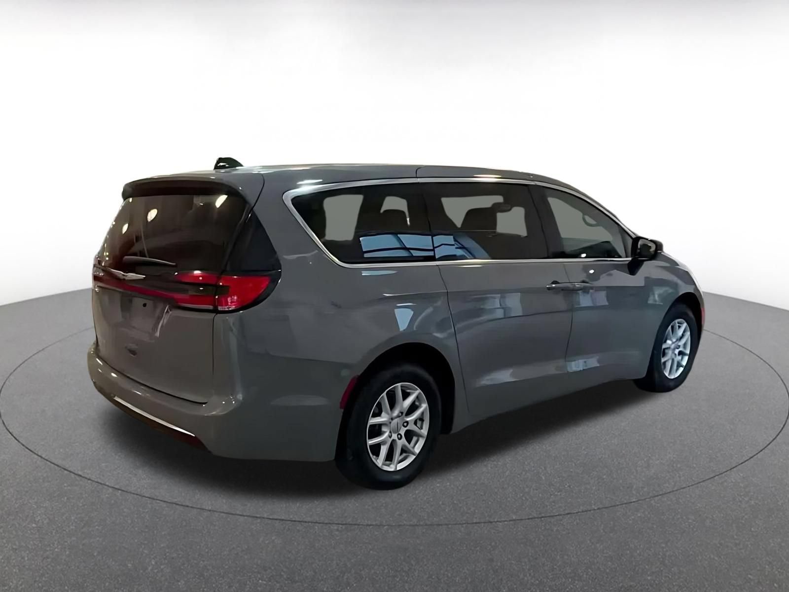 Thumbnail: 2025 Chrysler Pacifica - 14