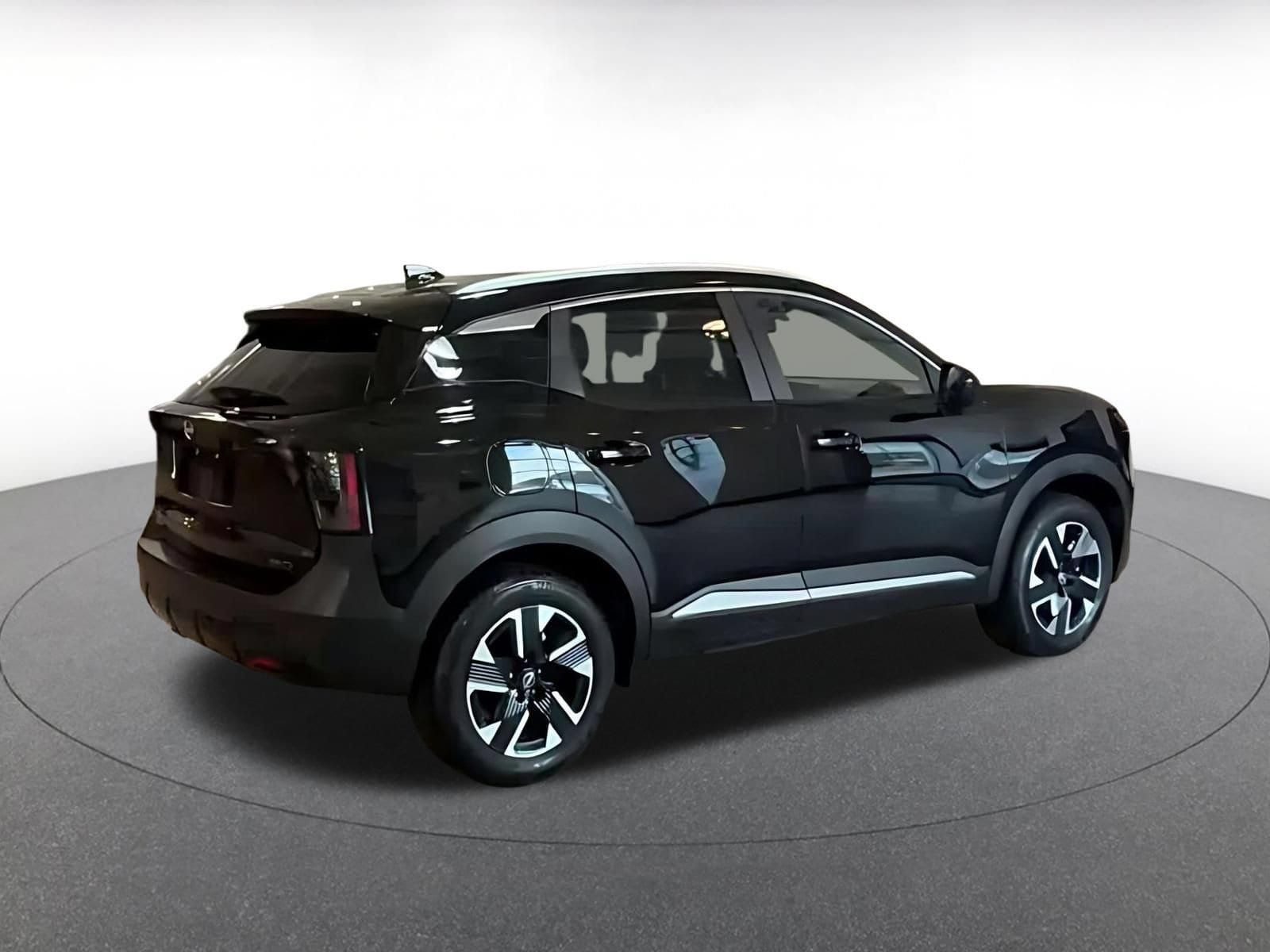 Thumbnail: 2026 Nissan Kicks - 10