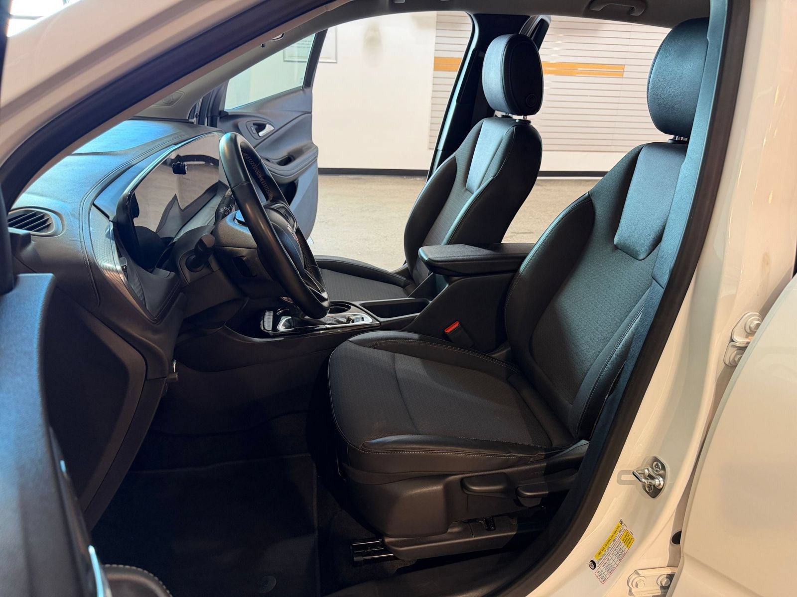 Thumbnail: 2025 Buick Encore GX - 25