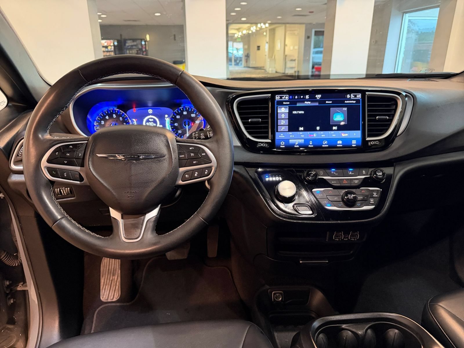 Thumbnail: 2025 Chrysler Pacifica - 35