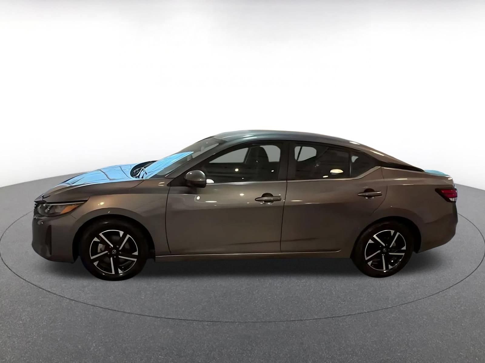 Thumbnail: 2025 Nissan Sentra - 8