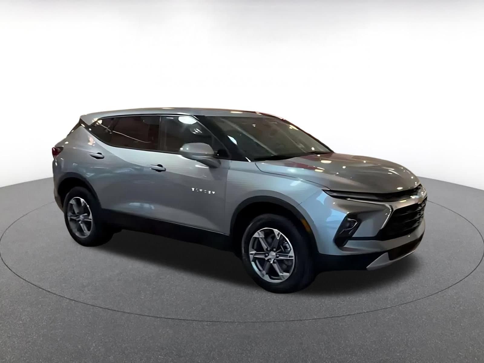 Thumbnail: 2026 Chevrolet Blazer - 2