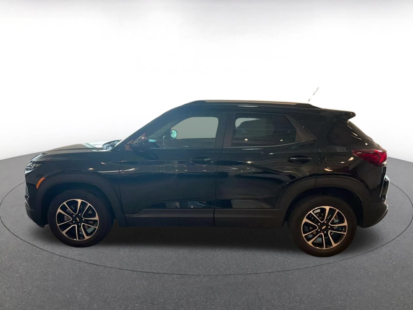 Thumbnail: 2025 Chevrolet TrailBlazer - 8