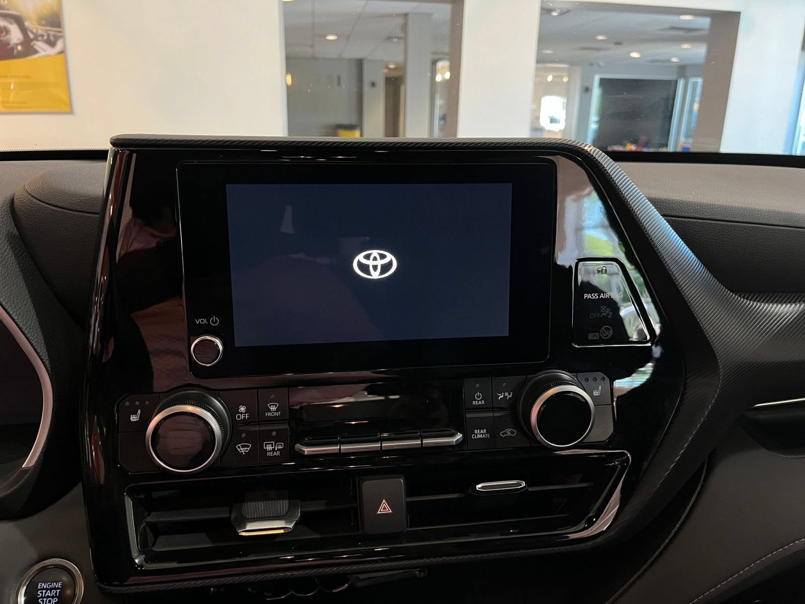 Thumbnail: 2025 Toyota Highlander - 19