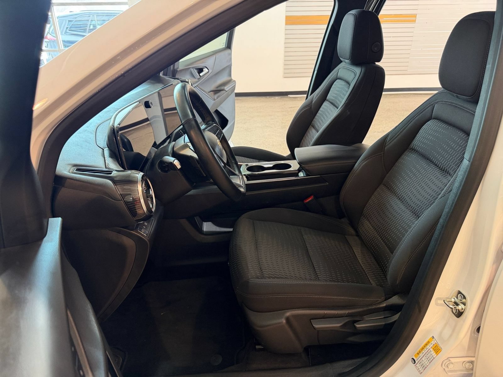Thumbnail: 2025 Chevrolet Equinox - 26
