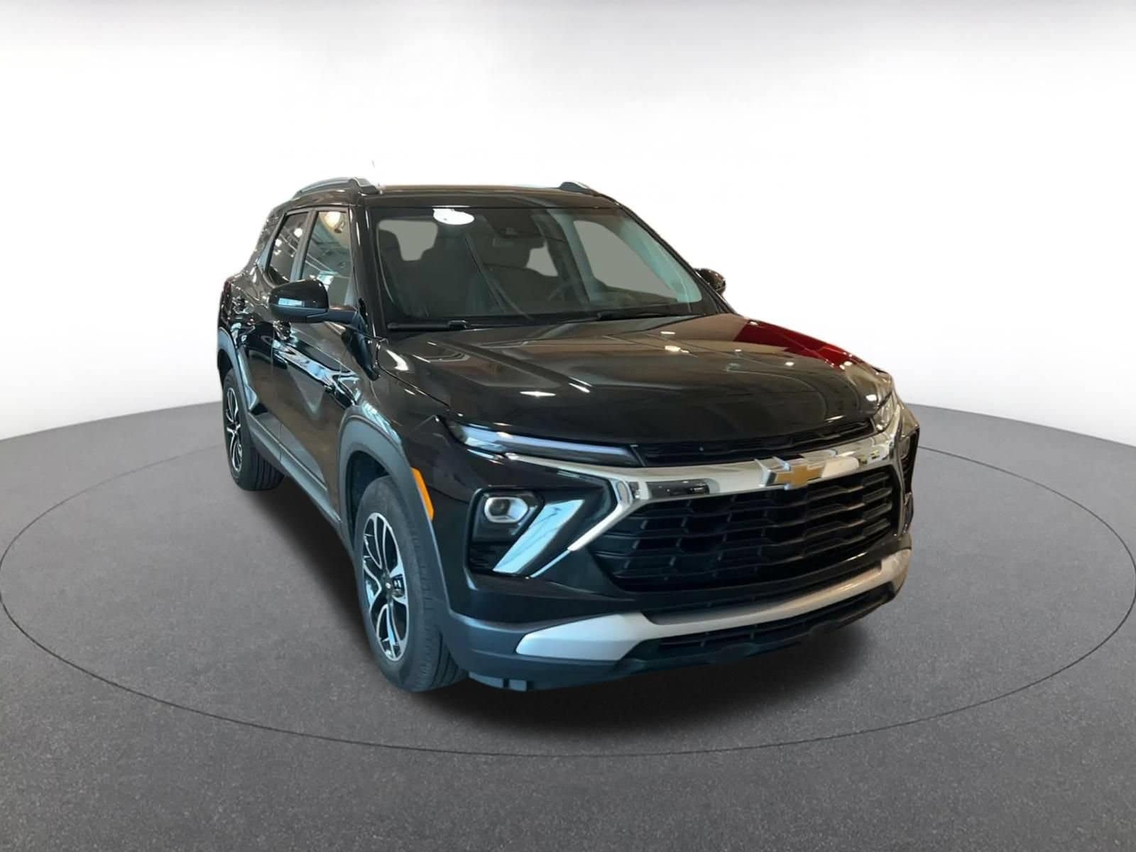 Thumbnail: 2025 Chevrolet TrailBlazer - 3