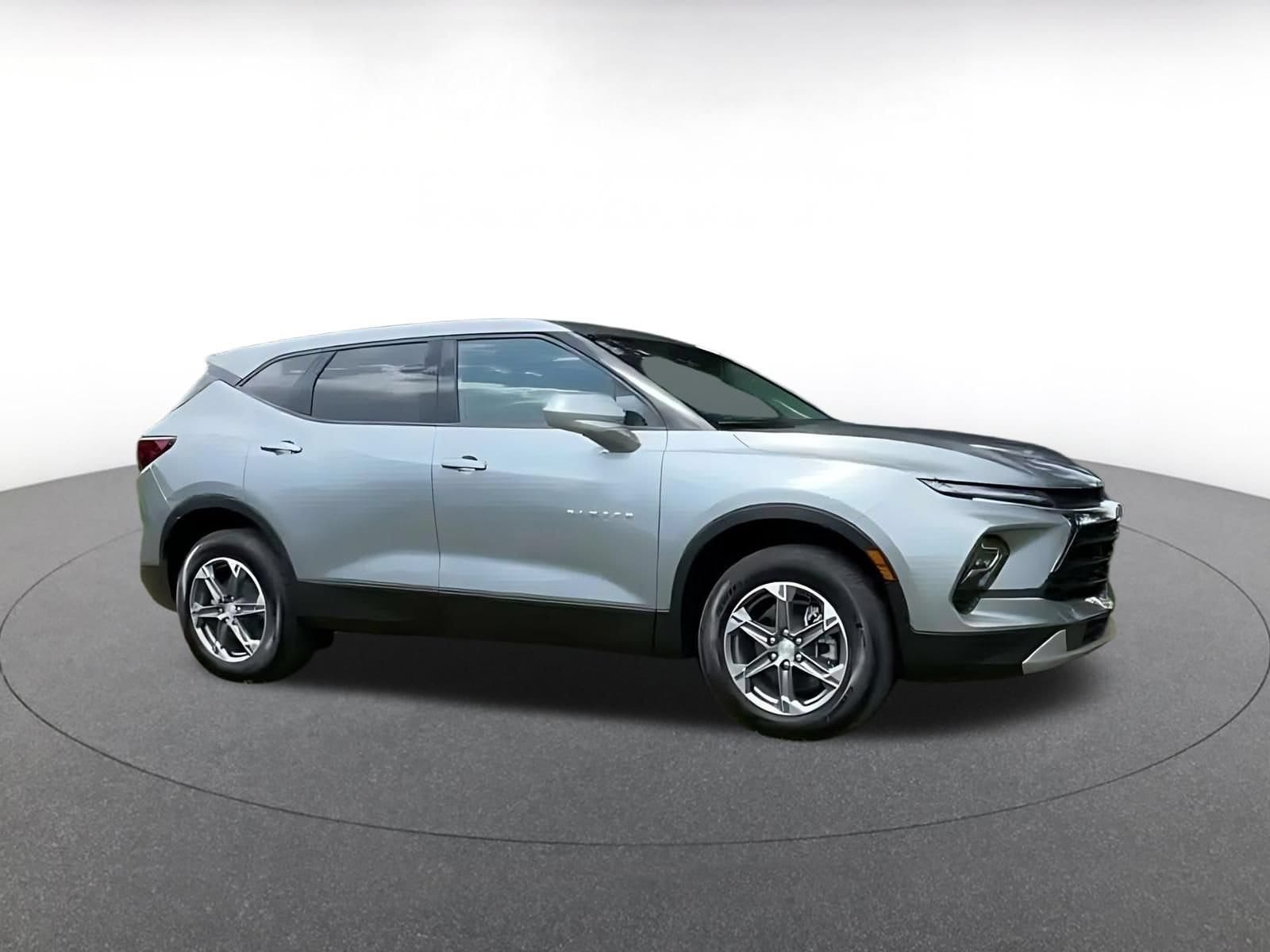 Thumbnail: 2026 Chevrolet Blazer - 2