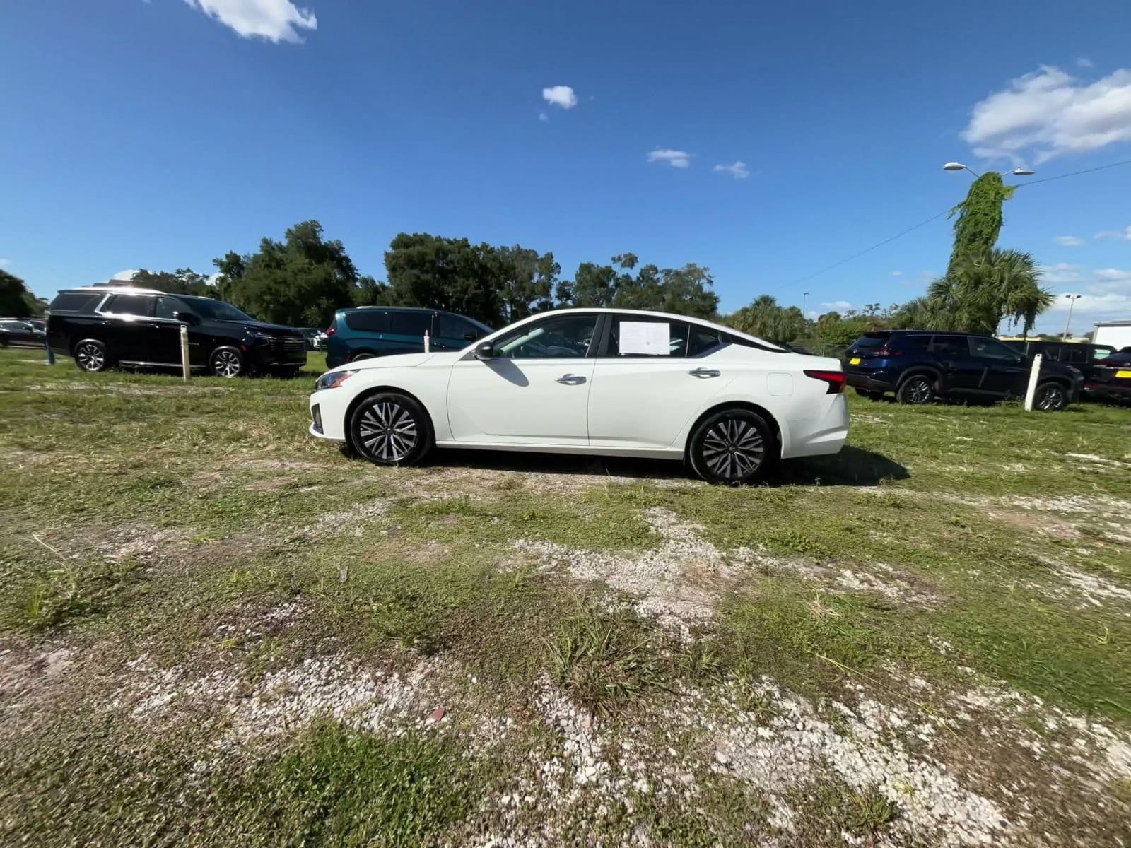 Thumbnail: 2025 Nissan Altima - 9
