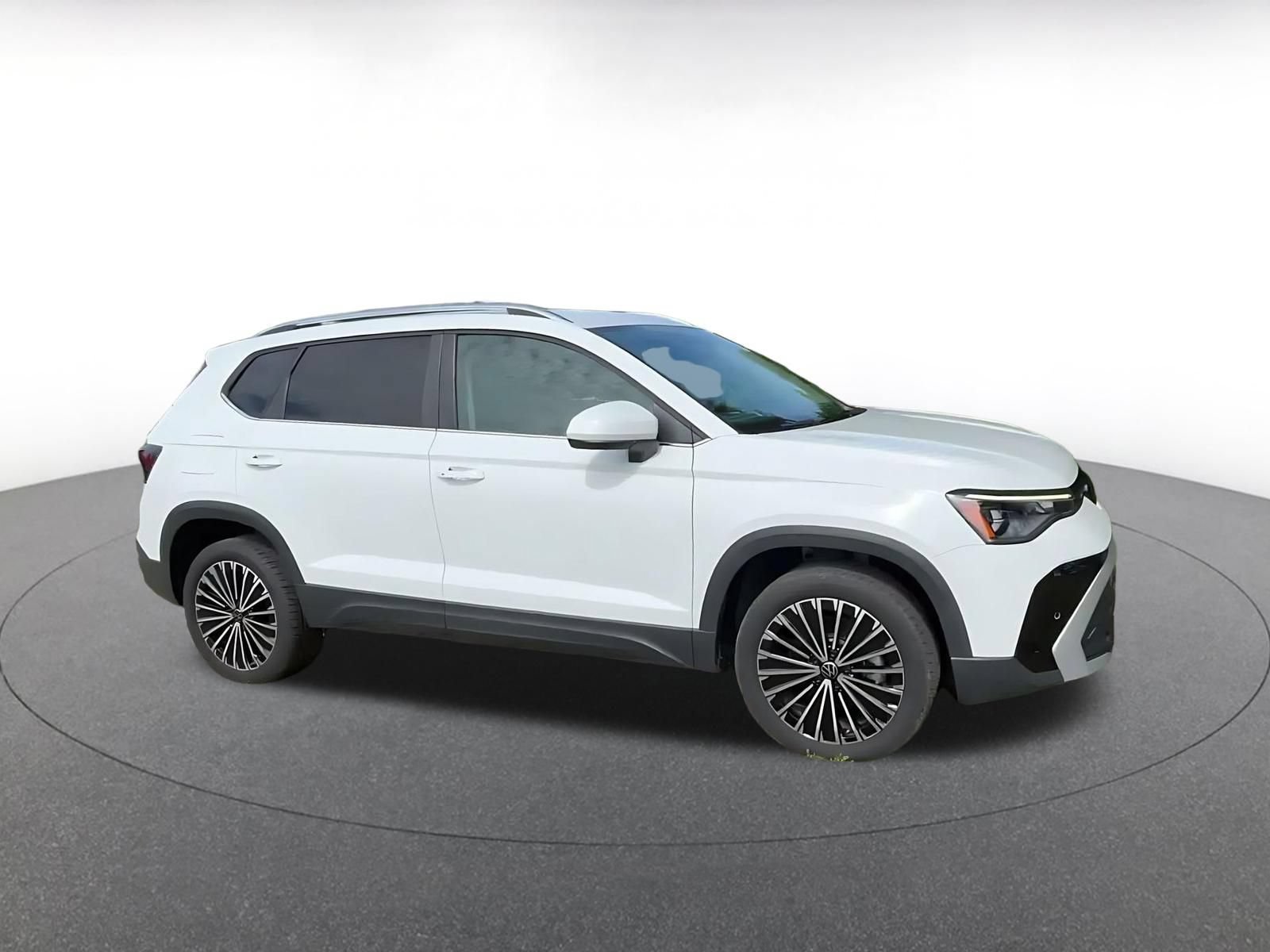 Thumbnail: 2025 Volkswagen Taos - 2