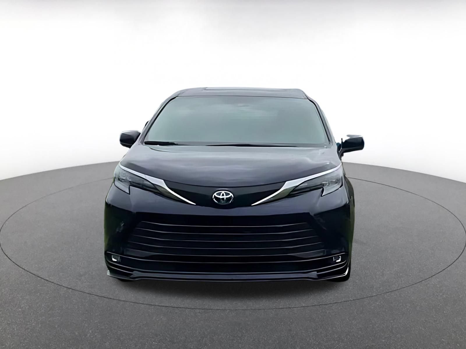 Thumbnail: 2025 Toyota Sienna - 4