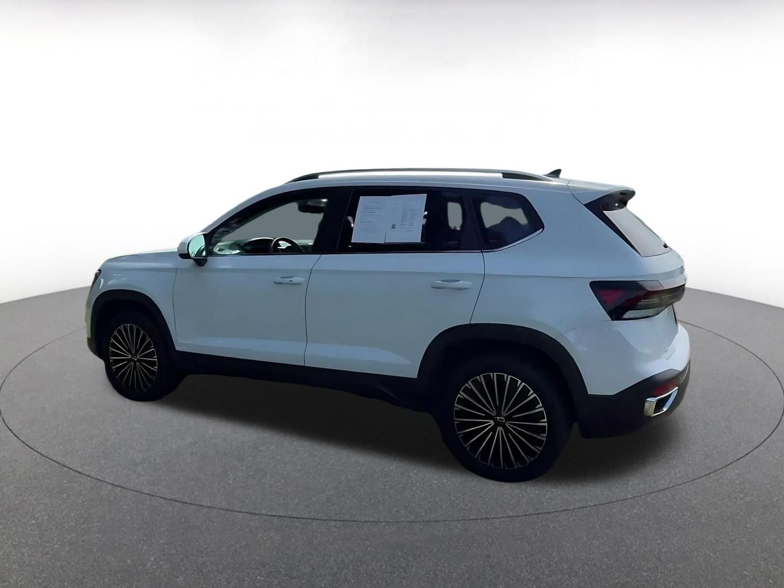 Thumbnail: 2025 Volkswagen Taos - 9