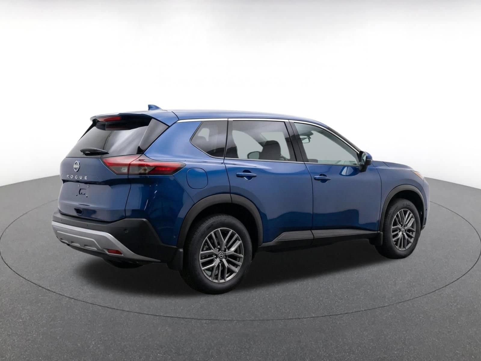 Thumbnail: 2026 Nissan Rogue - 4
