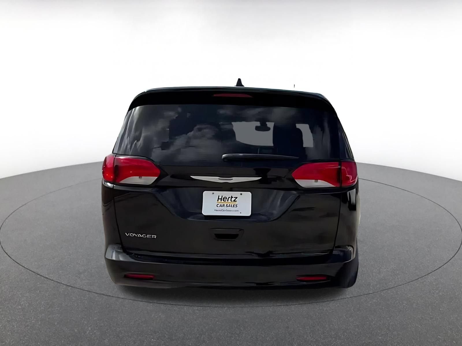 Thumbnail: 2024 Chrysler Voyager - 12