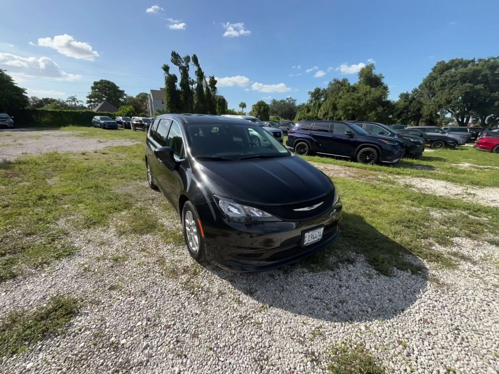 Thumbnail: 2023 Chrysler Voyager - 4