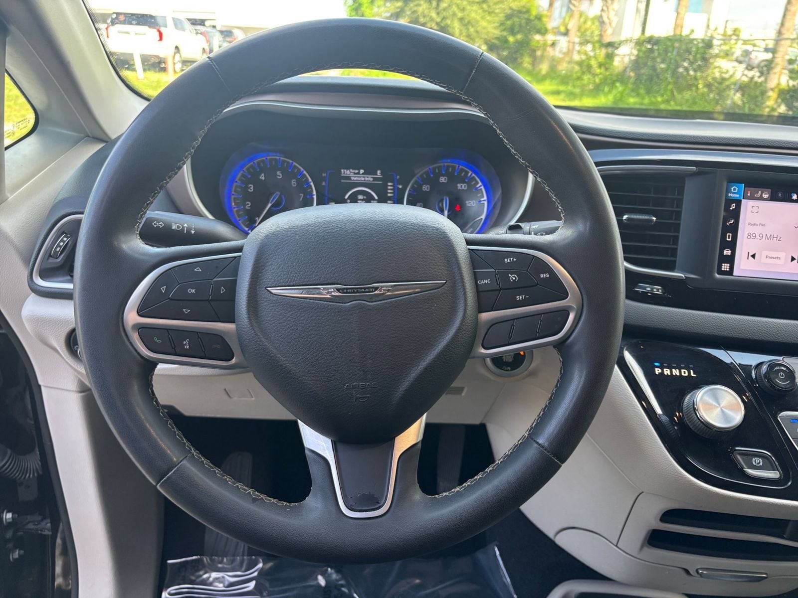 Thumbnail: 2023 Chrysler Voyager - 30