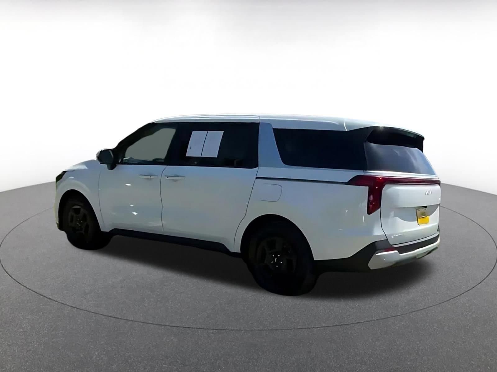 Thumbnail: 2026 Kia Carnival - 9