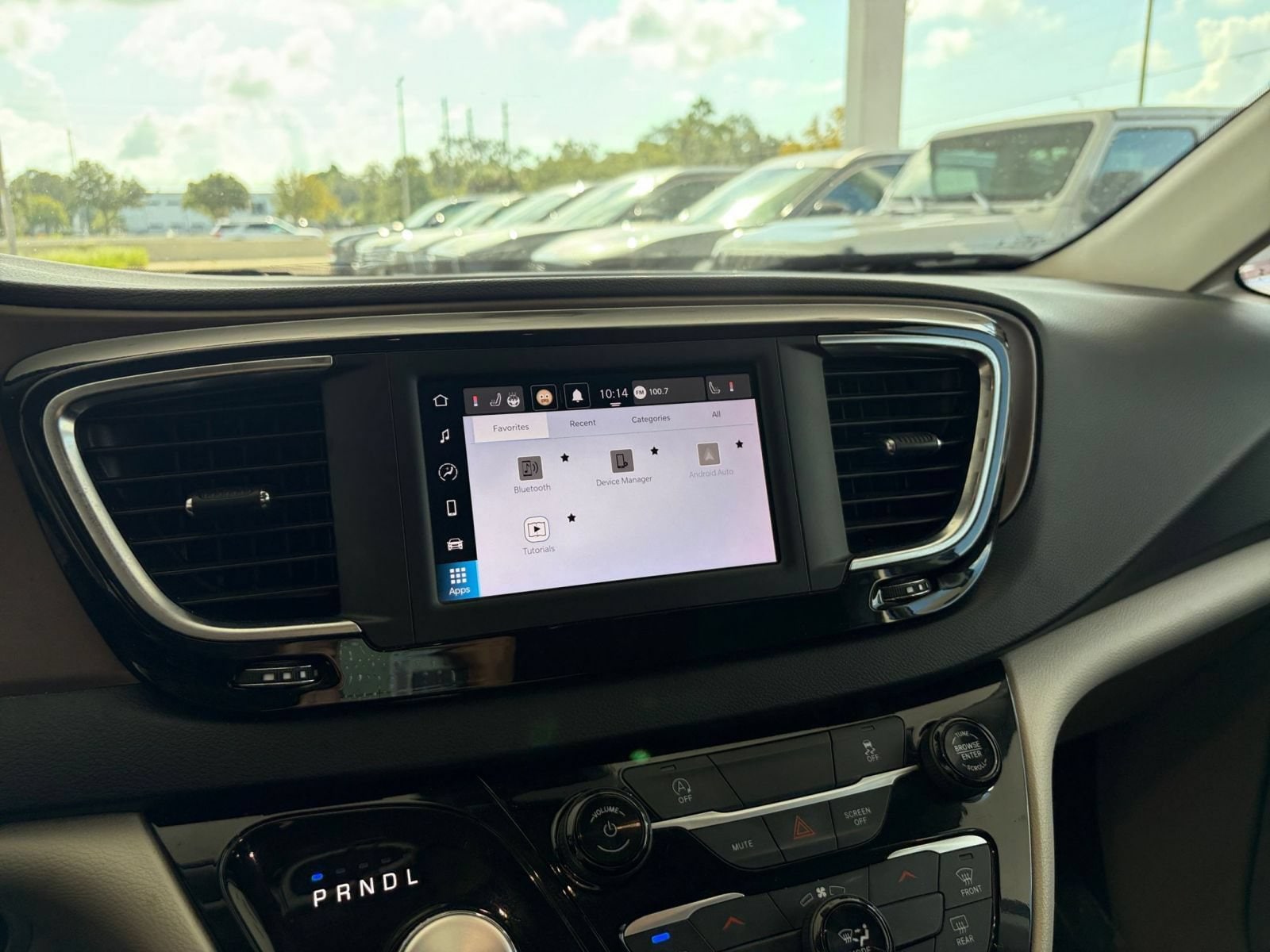 Thumbnail: 2024 Chrysler Voyager - 19