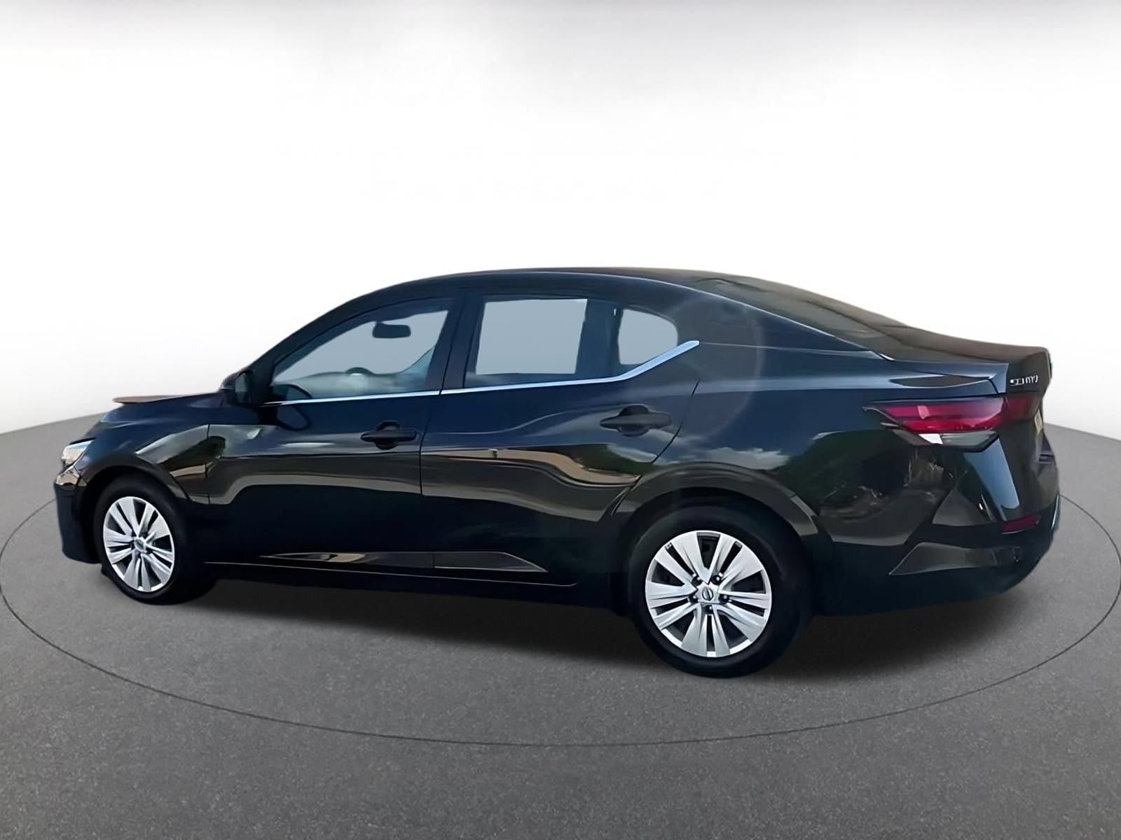 Thumbnail: 2025 Nissan Sentra - 9