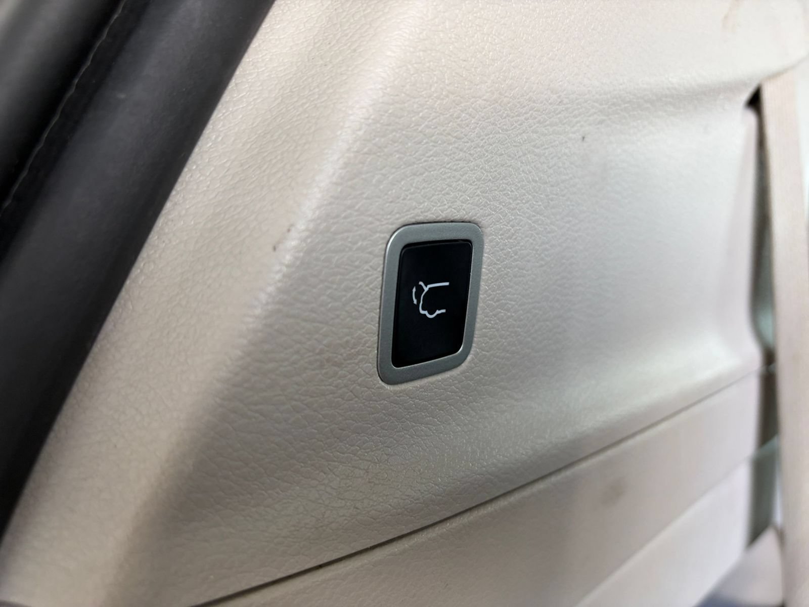 Thumbnail: 2024 Chrysler Voyager - 22