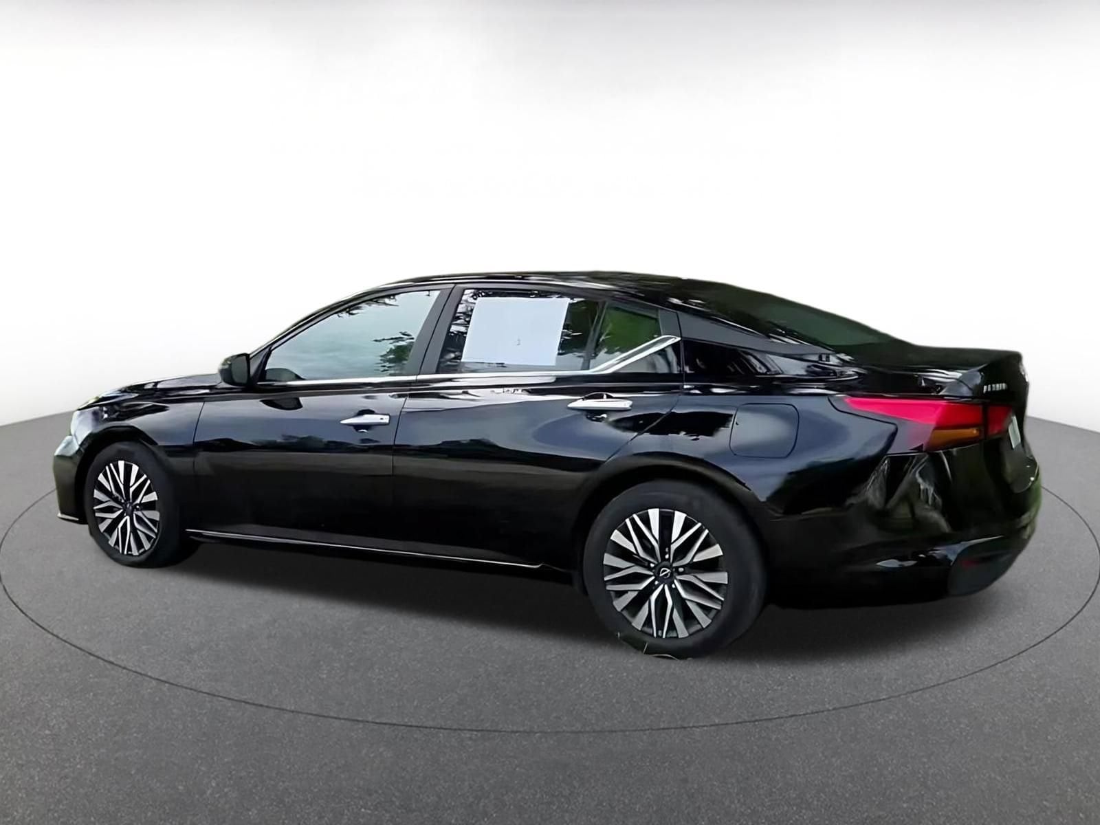 Thumbnail: 2025 Nissan Altima - 15