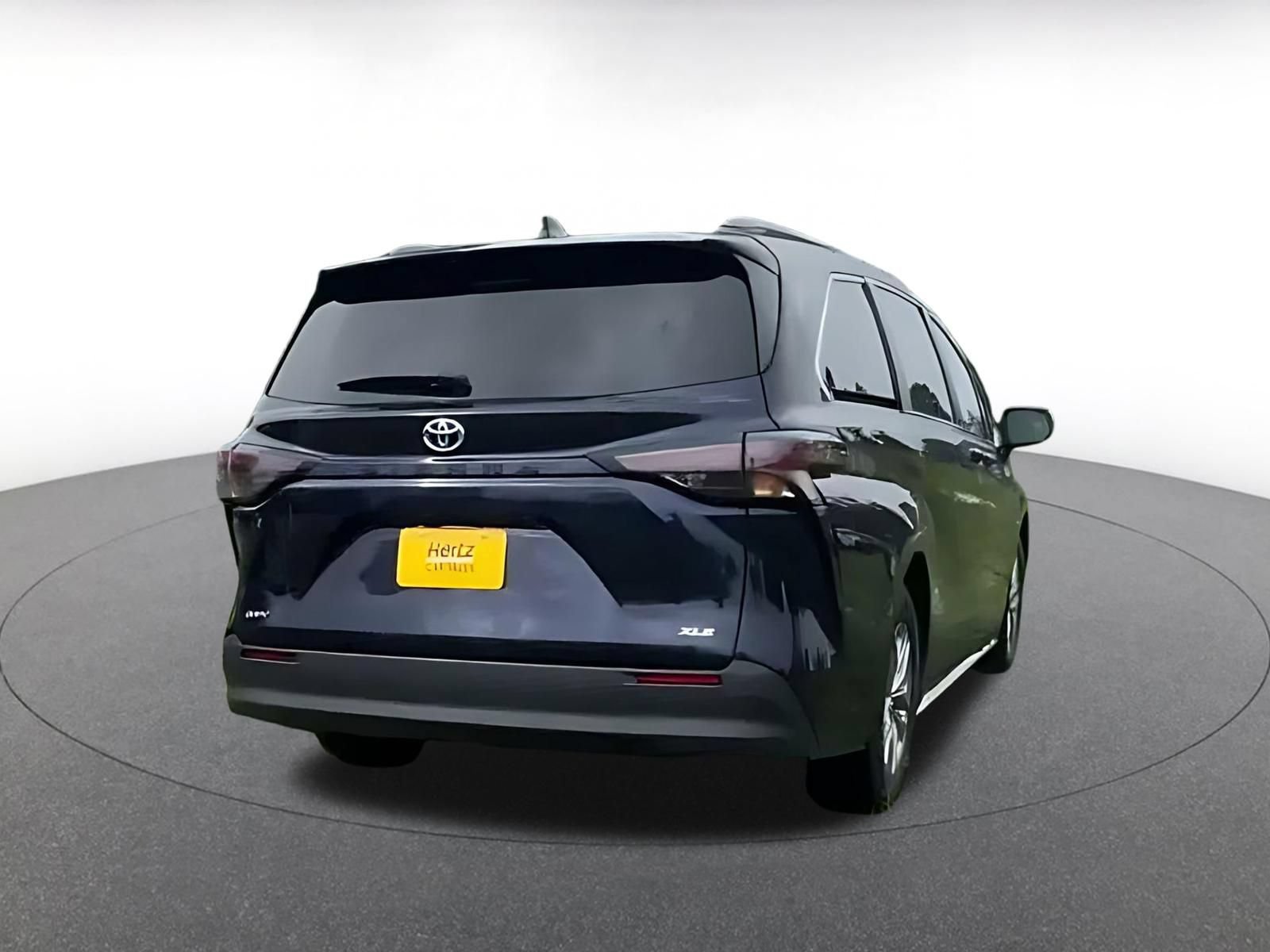 Thumbnail: 2025 Toyota Sienna - 13