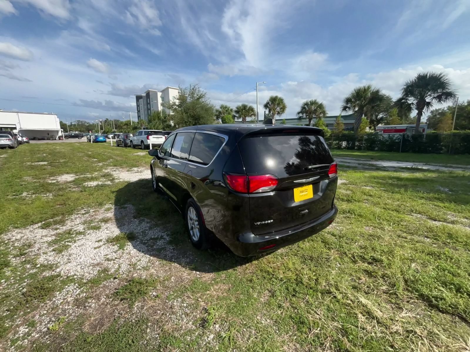 Thumbnail: 2023 Chrysler Voyager - 11