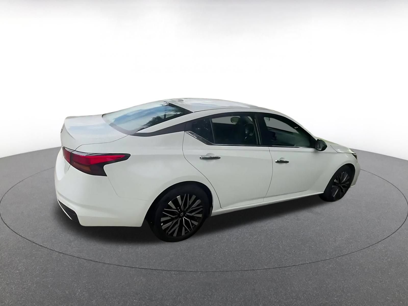 Thumbnail: 2025 Nissan Altima - 14