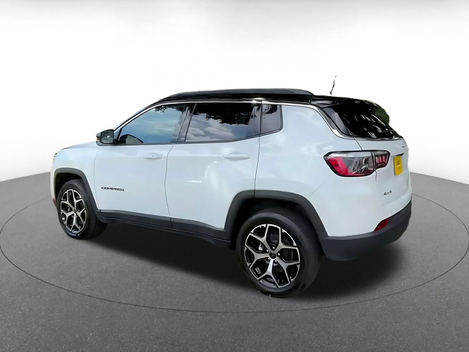 Thumbnail: 2025 Jeep Compass - 9