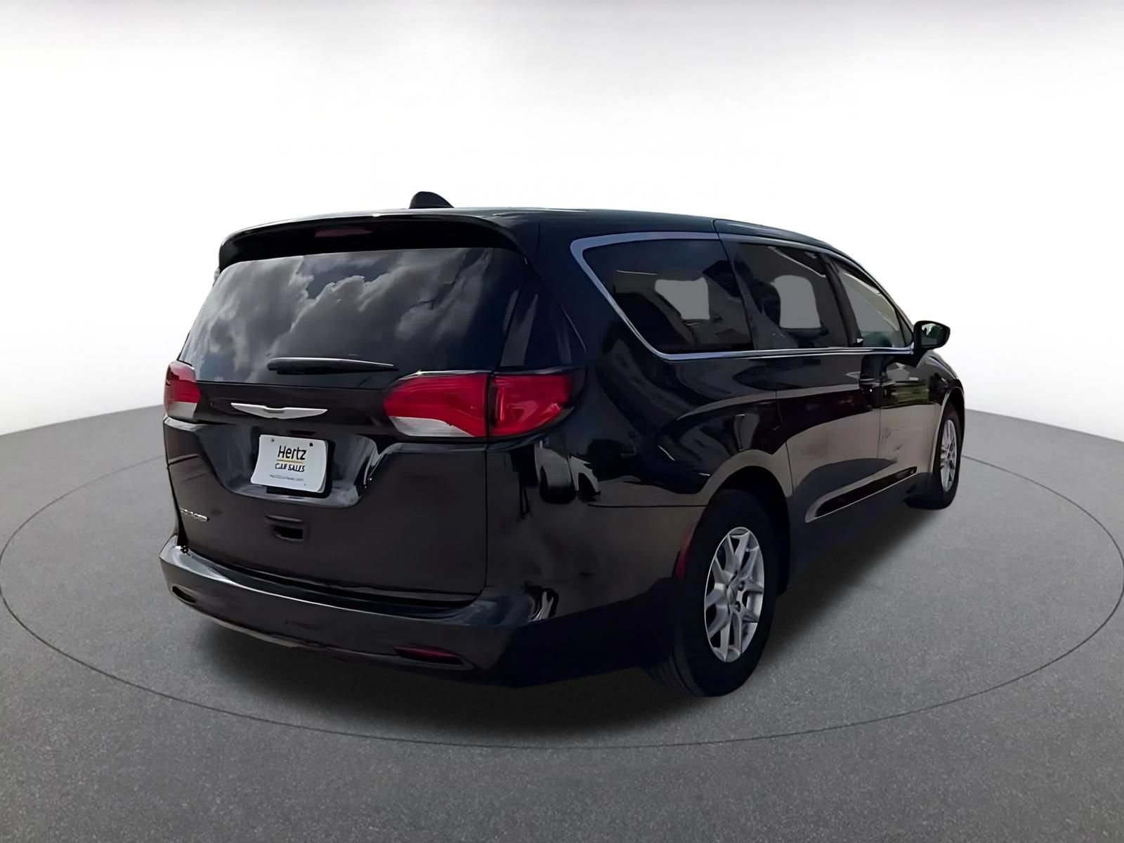 Thumbnail: 2024 Chrysler Voyager - 13