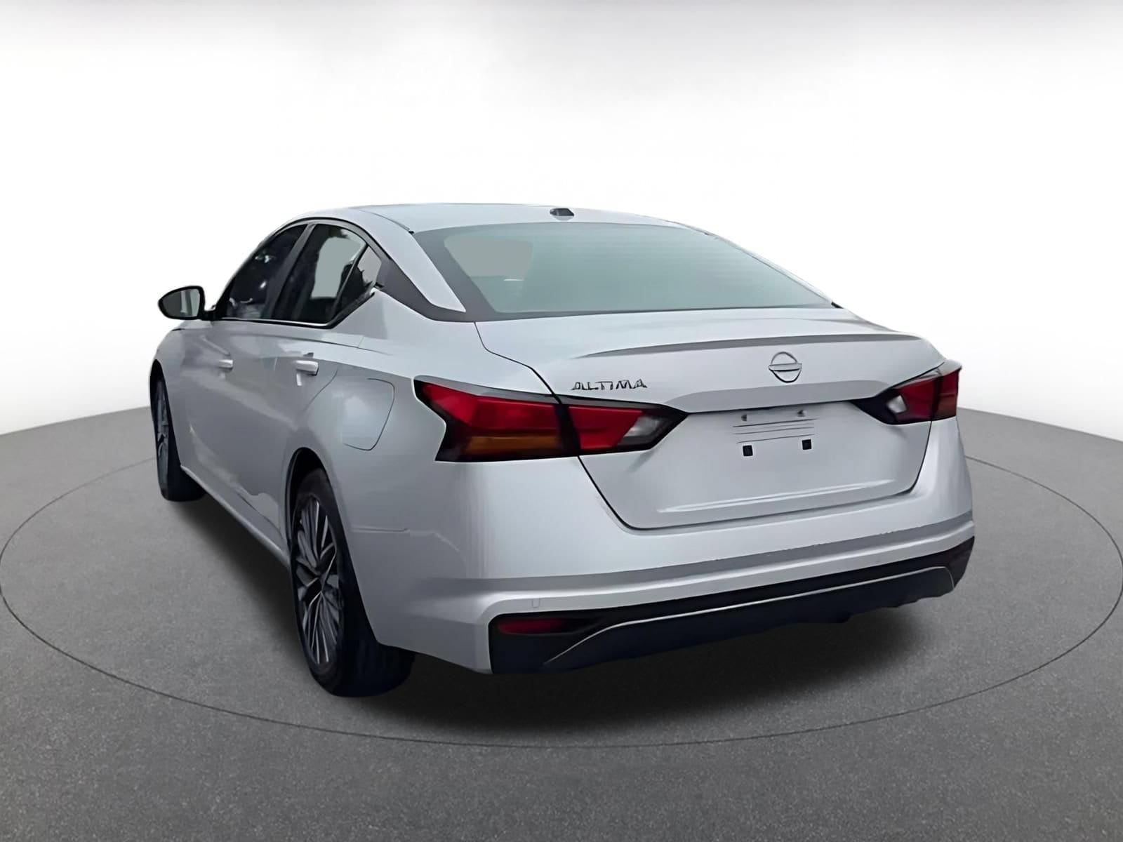 Thumbnail: 2026 Nissan Altima - 10