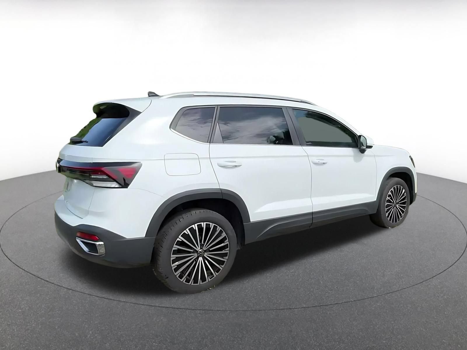 Thumbnail: 2025 Volkswagen Taos - 14