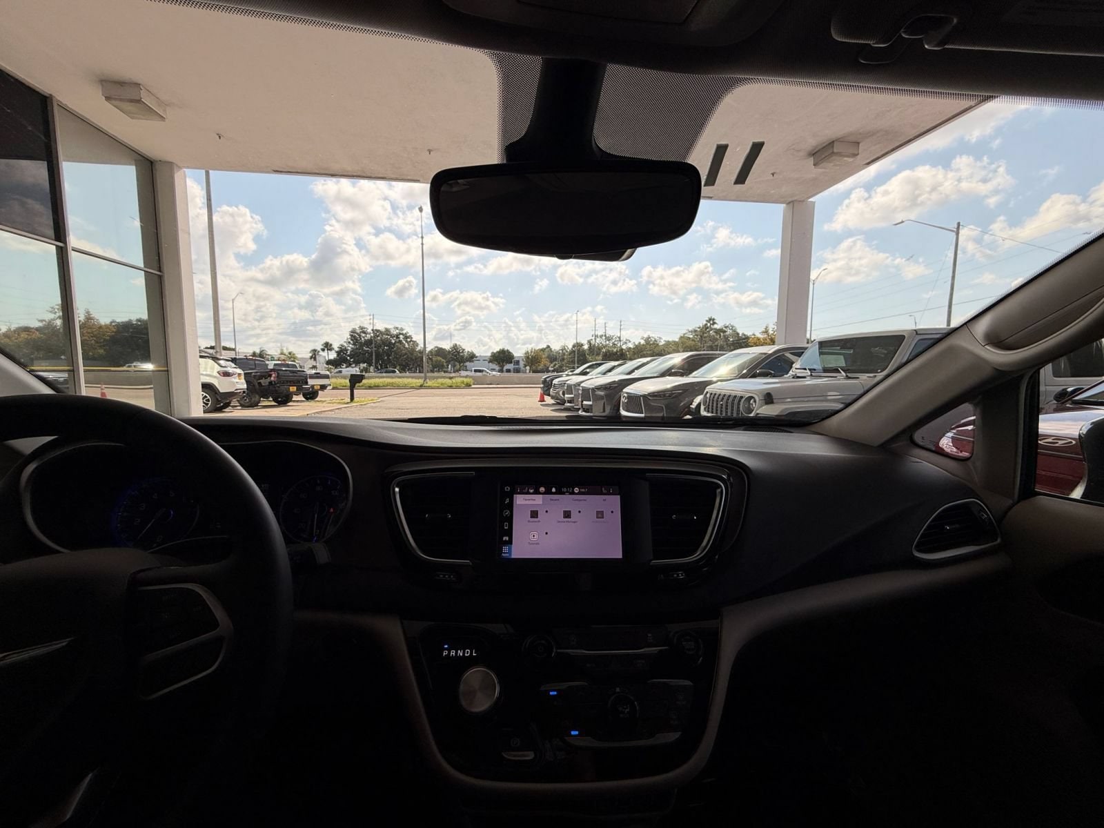 Thumbnail: 2024 Chrysler Voyager - 33