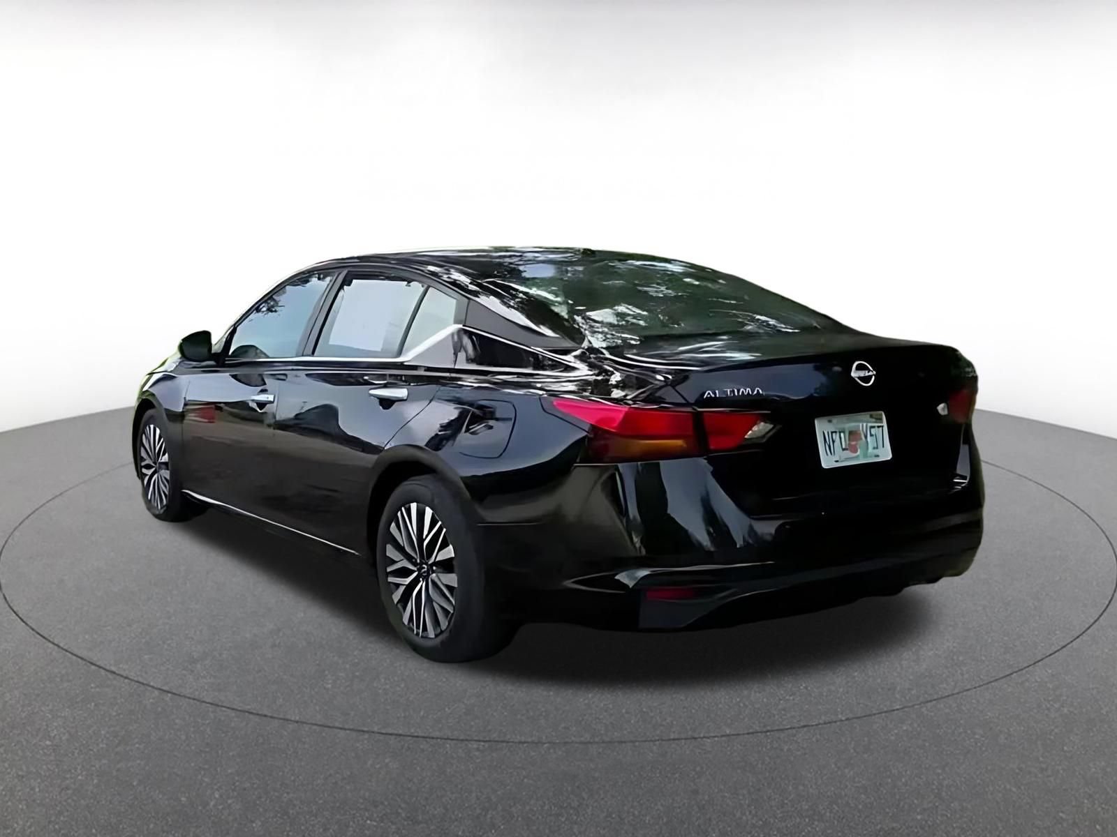 Thumbnail: 2025 Nissan Altima - 8