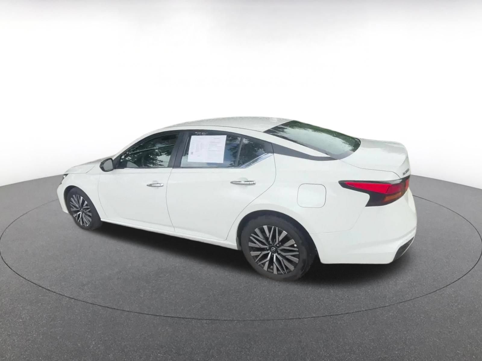 Thumbnail: 2025 Nissan Altima - 9