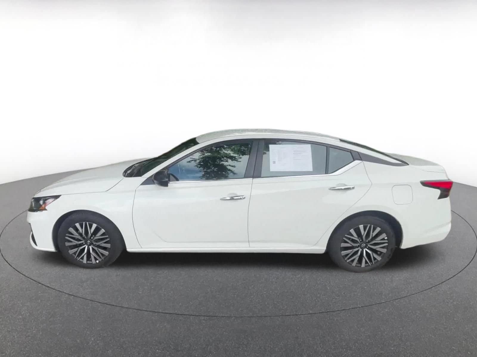 Thumbnail: 2025 Nissan Altima - 8