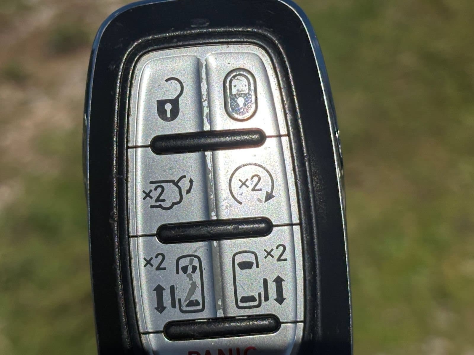 Thumbnail: 2023 Chrysler Voyager - 27