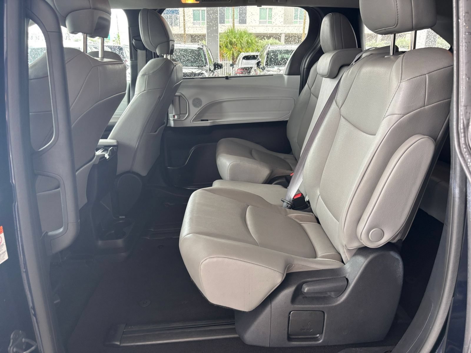 Thumbnail: 2025 Toyota Sienna - 27