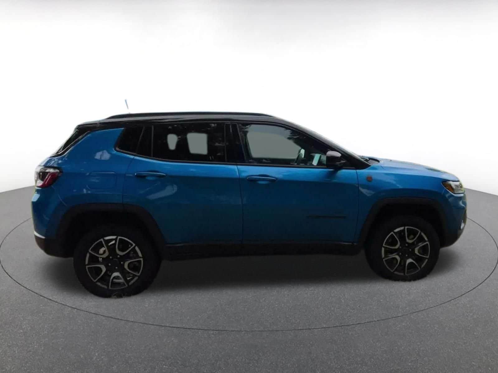 Thumbnail: 2025 Jeep Compass - 15