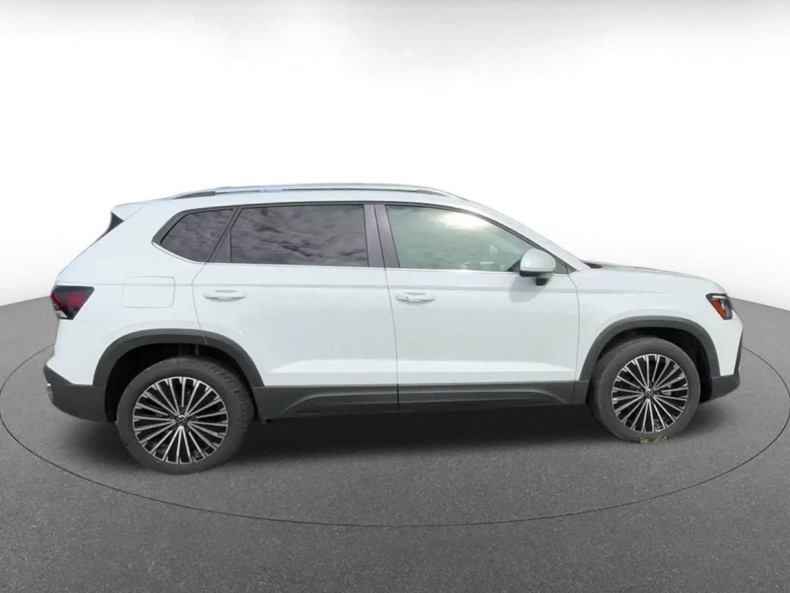 Thumbnail: 2025 Volkswagen Taos - 15