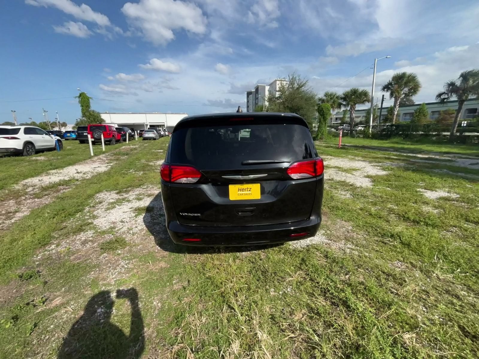 Thumbnail: 2023 Chrysler Voyager - 13